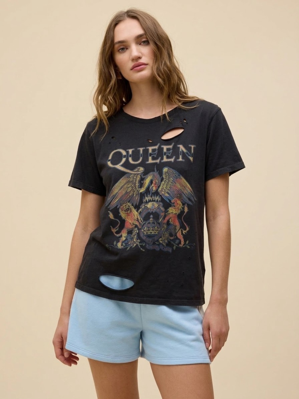 Daydreamer LA Queen Band Distressed Graphic Tee - Size Small EUC